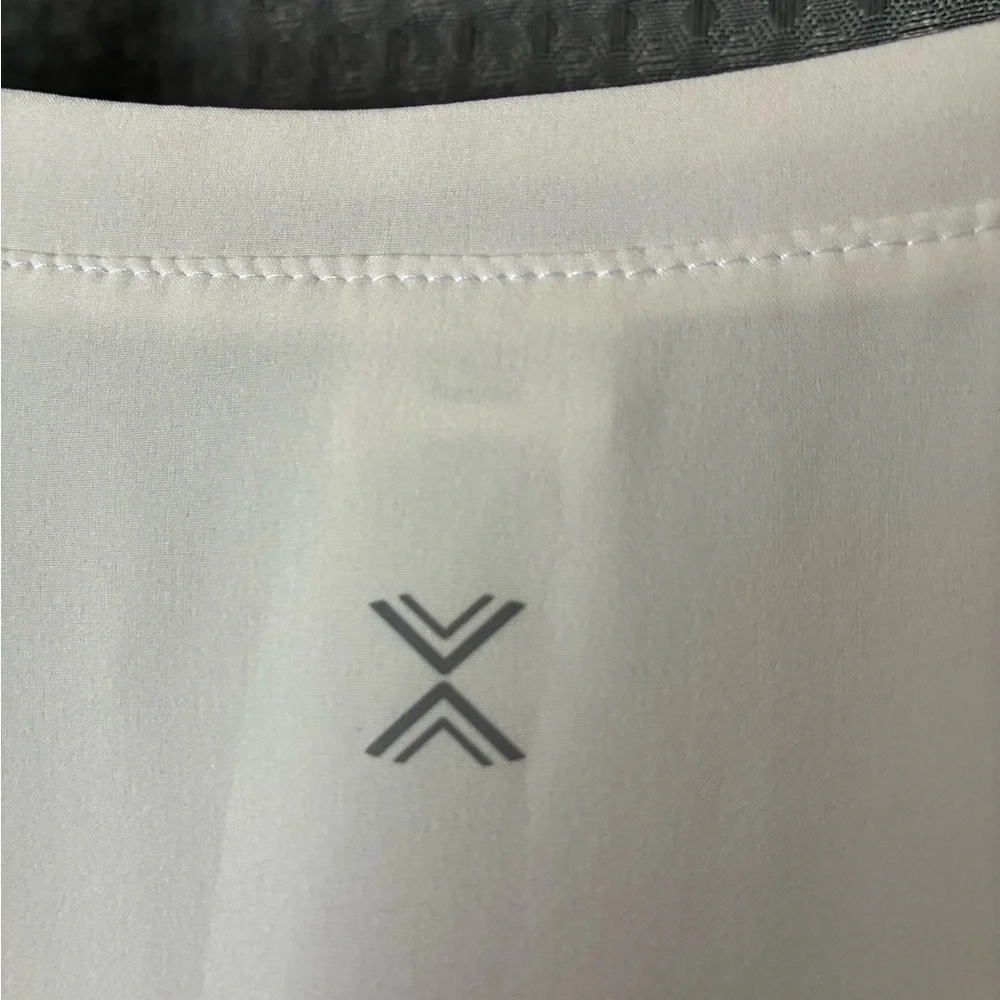 Elegant White Golf/Sport Sleeveless Dress - Picture 2 of 4